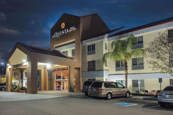 La Quinta Inn & Suites by Wyndham Dublin Pleasanton image 3